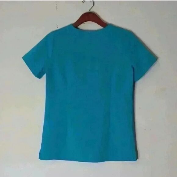 Figs Scrub Top - Picture 3 of 10